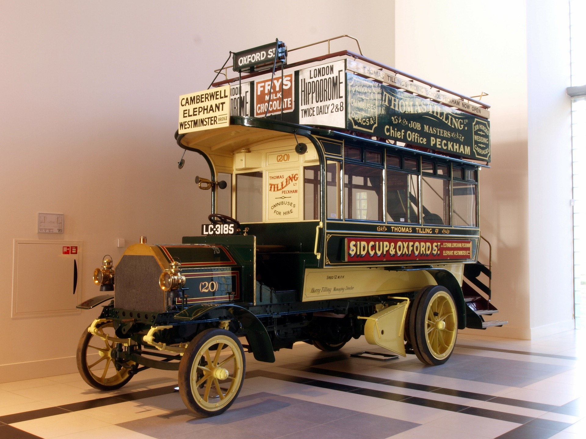 Mercedes Benz Omnibus 1895